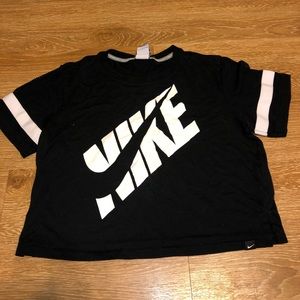 Nike crop top shirt